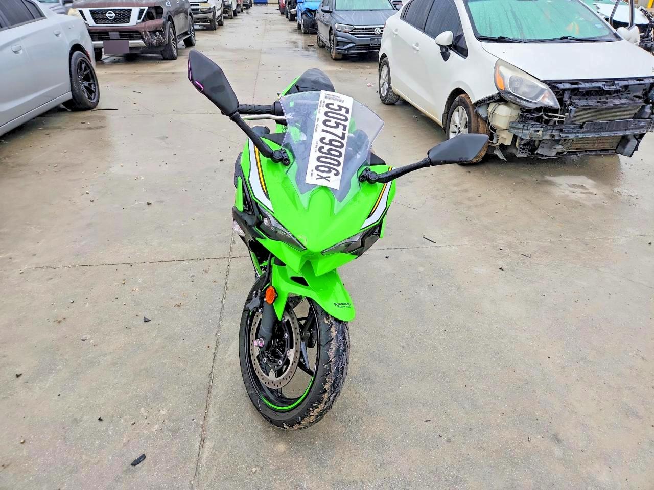 2025 kawasaki ninja VIN ML5EXGH1XSDA60397 COPART salvage auction — Side, Sv - Salvage Title, sold $2,150 on 2026-09-25 (photo 2)