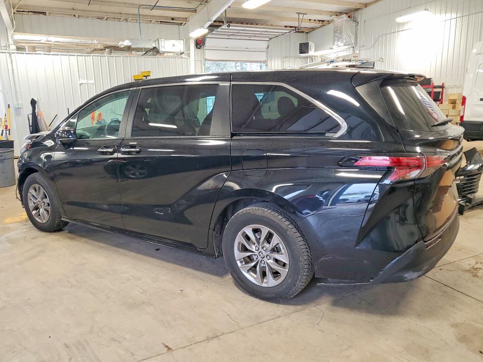 2022 Toyota Sienna VIN 5TDYRKEC2NS100497 COPART salvage auction — FRONT END, Mn - Cert Of Title-Salvage, sold $10,200 on 2026-07-28 (photo 2)