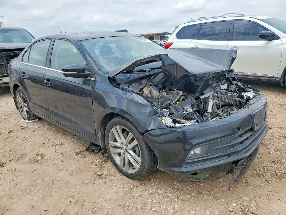 2015 Volkswagen Jetta VIN 3VWL17AJ7FM323023 COPART salvage auction — FRONT END, Tx - Salvage Vehicle Title, sold $625 on 2026-07-02 (photo 4)