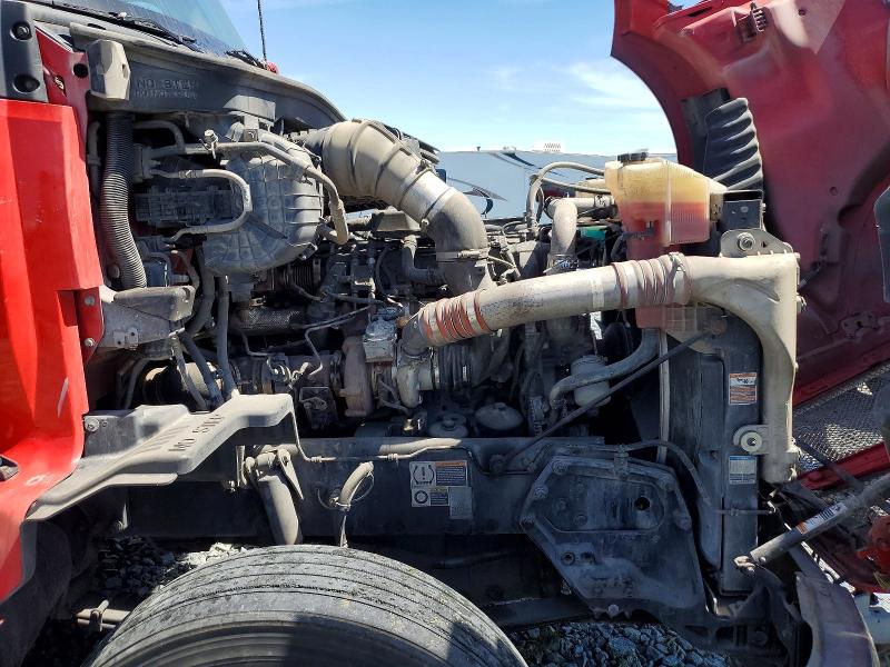 2019 Kenworth T680 VIN 1XKYDP9XXKJ295545 COPART salvage auction — MINOR DENT/SCRATCHES, CA - DIS/DLR/EXP ONLY CLEAN TITLE, sold $11,500 on 2026-07-13 (photo 7)
