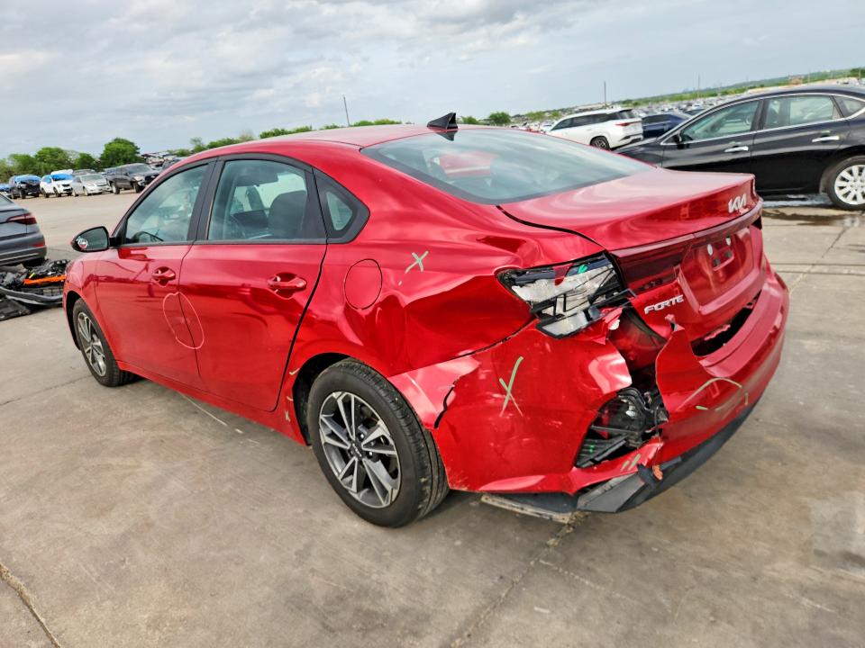 2024 Kia Forte VIN 3KPF24AD5RE816977 COPART salvage auction — REAR END, Tx - Certificate Of Title, sold $5,000 on 2026-07-02 (photo 2)