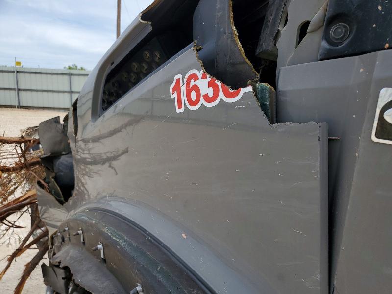 2025 Kenworth T880 VIN 1XKZDK9X4SJ163646 COPART salvage auction — ROLLOVER, TX - SALVAGE VEHICLE TITLE, sold $9,400 on 2026-07-09 (photo 7)