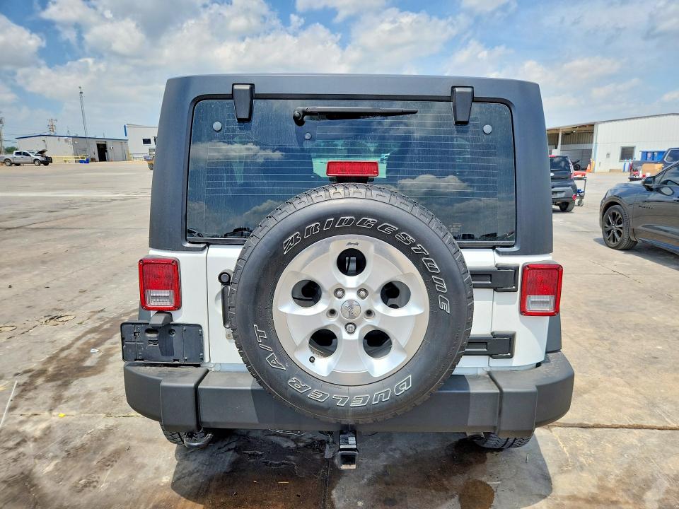 2015 Jeep Wrangler / VIN 1C4BJWDGXFL525977 COPART salvage auction — SIDE, Tx - Salvage Vehicle Title, sold $7,200 on 2026-07-02 (photo 6)