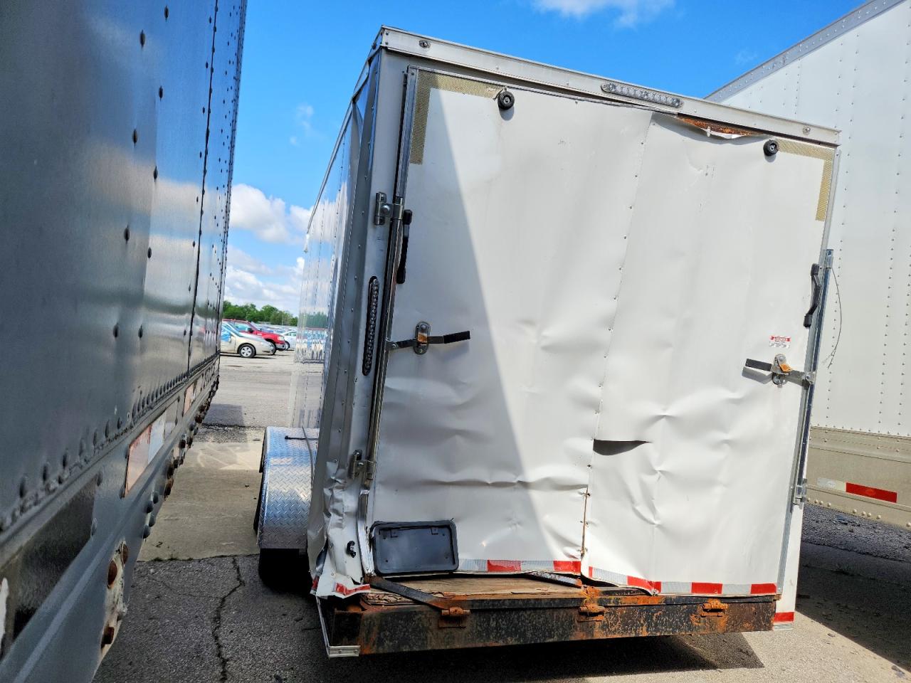 2025 Diamond cargo Trailer VIN 53NBE1629S1111222 COPART salvage auction — Rear End, IN - BILL OF SALE, sold $50 on 2026-09-01 (photo 3)