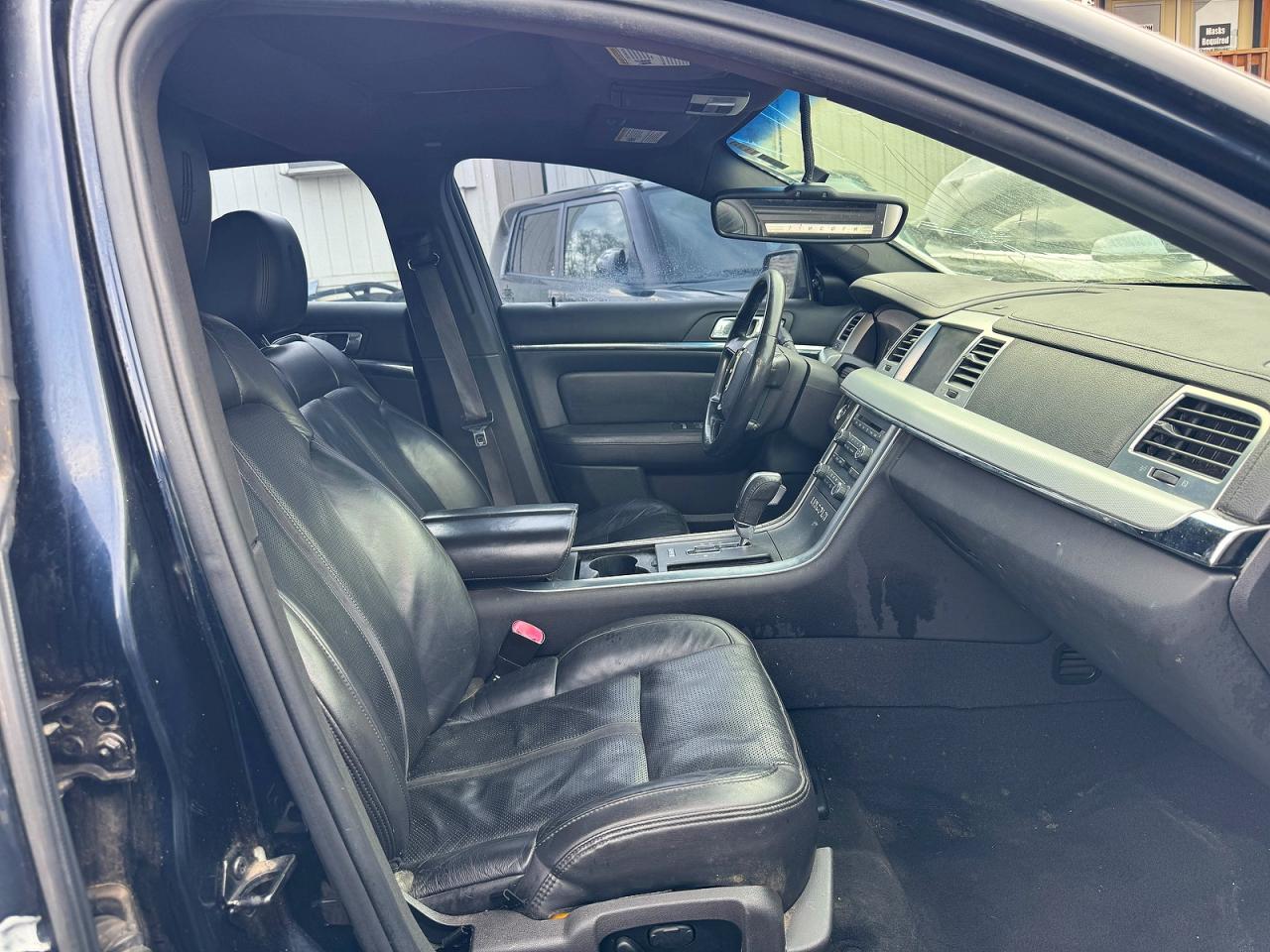 2009 Lincoln MKS VIN 1LNHM94RX9G608922 COPART salvage auction — Vandalized, OR - SALVAGE TITLE CERTIFICATE (P), sold $2,300 on 2026-05-18 (photo 5)