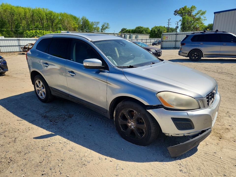 2013 Volvo Xc60 VIN YV4952DL6D2412634 COPART salvage auction — FRONT END, Wv - Certificate Of Title, sold $375 on 2026-07-24 (photo 4)
