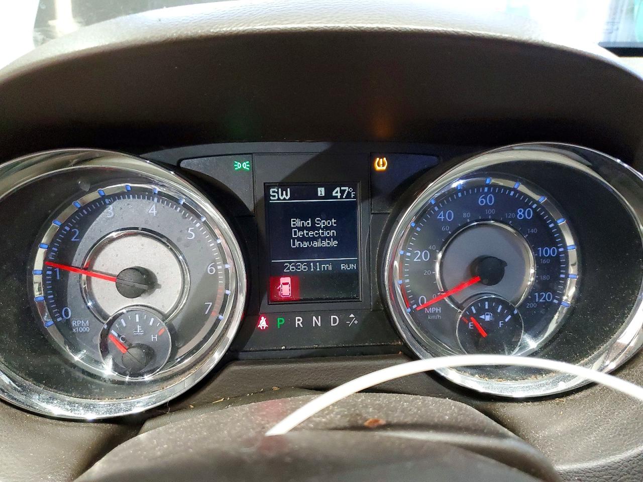 2015 Chrysler Voyager VIN 2C4RC1CG4FR573429 COPART salvage auction — Front End, ME - CERTIFICATE OF TITLE, sold $225 on 2026-09-10 (photo 9)