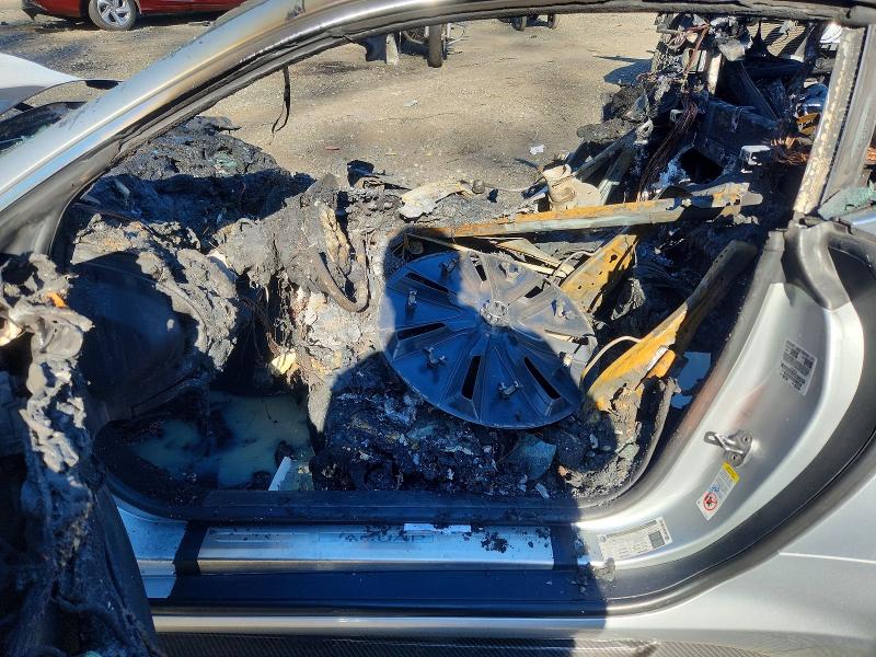2016 Jaguar F-type VIN SAJWJ6DL5GMK29583 COPART salvage auction — BURN, Md - Cert Of Salvage > 75% Damage, sold $350 on 2026-07-14 (photo 7)