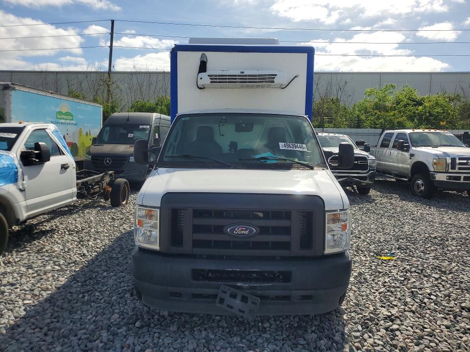 2023 Ford Econoline VIN 1FDWE3FK9PDD14783 COPART salvage auction — MINOR DENT/SCRATCHES, Fl - Certificate Of Title, sold $20,000 on 2026-07-08 (photo 5)