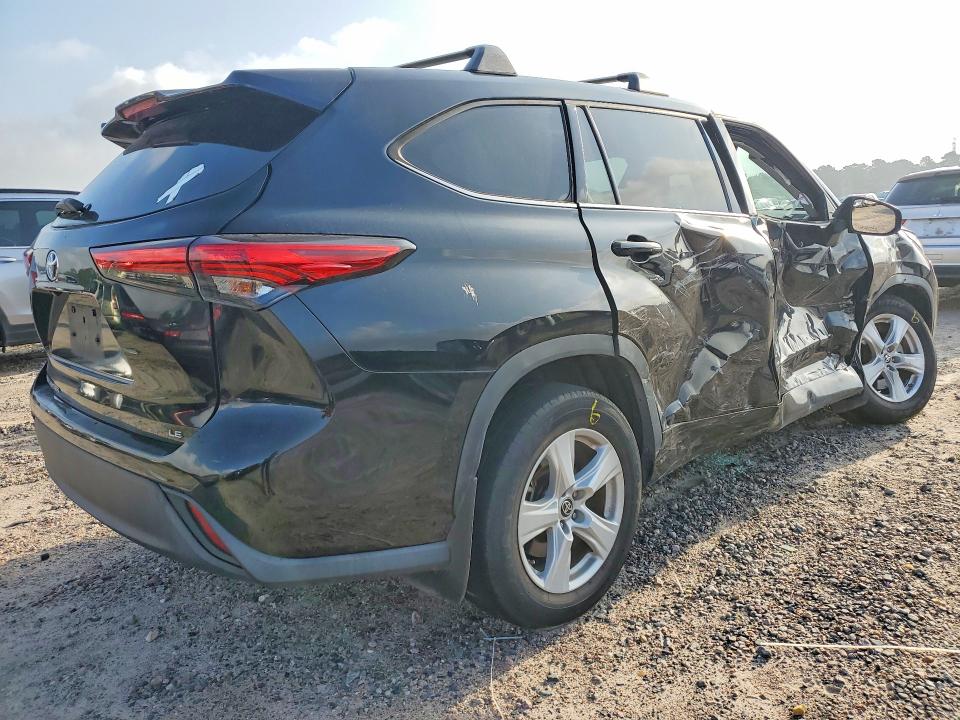 2020 Toyota Highlander VIN 5TDZZRAH8LS007771 COPART salvage auction — SIDE, Salvage Title, sold $8,300 on 2026-07-10 (photo 3)