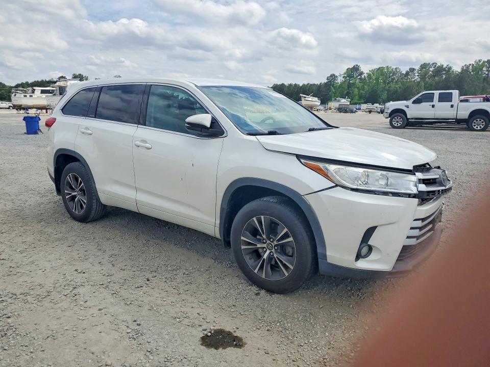 2018 Toyota Highlander VIN 5TDBZRFH7JS861965 COPART salvage auction — FRONT END, Nc - Salvage Certificate Of Title, sold $5,000 on 2026-07-06 (photo 4)