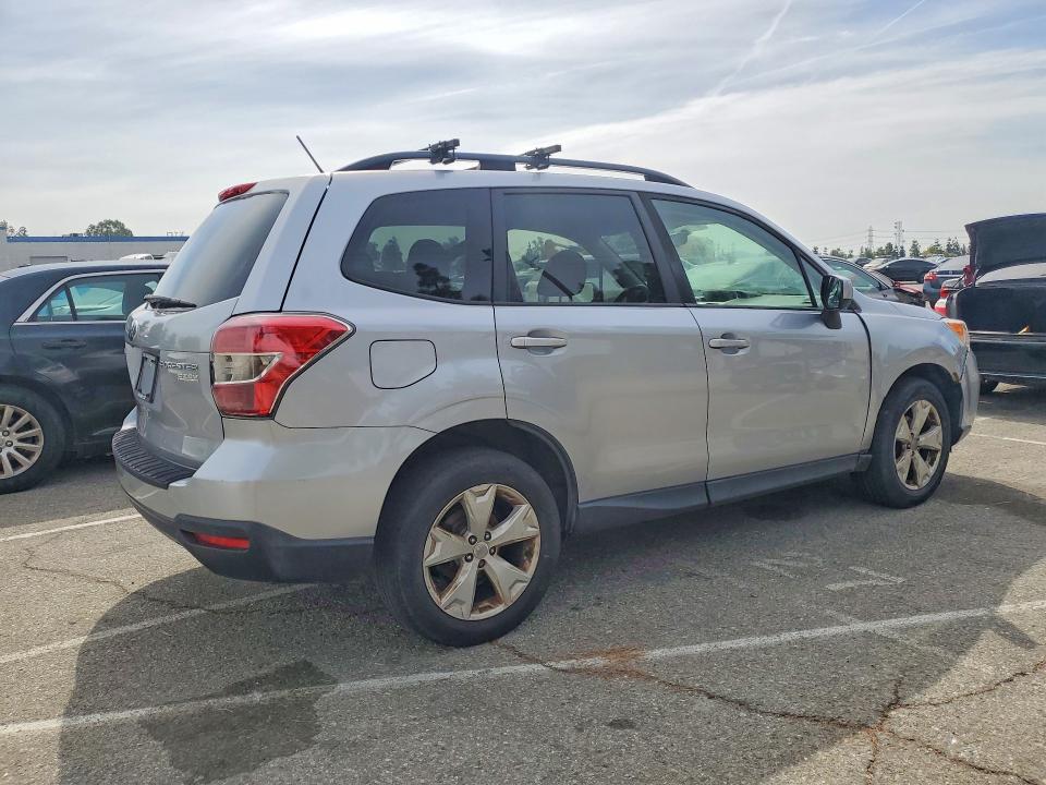 2015 Subaru Forester VIN JF2SJADC3FH833545 COPART salvage auction — FRONT END, Ny - Dis/Dlr/Exp Clean Title, sold $2,200 on 2026-07-21 (photo 3)