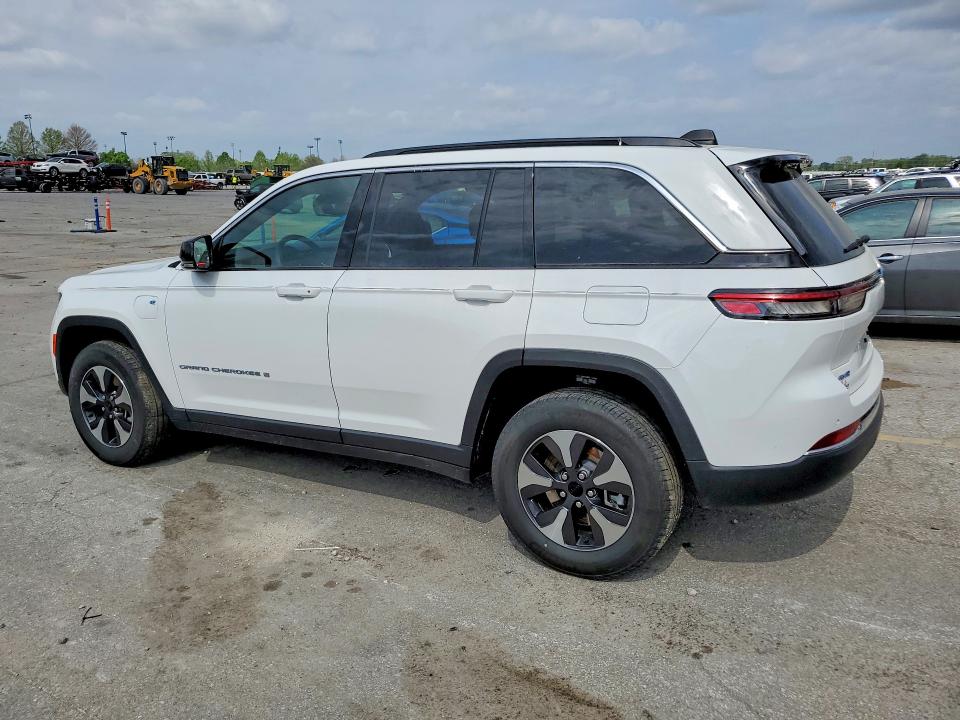 2024 Jeep Grand cherokee VIN 1C4RJYB61RC114556 COPART salvage auction — MINOR DENT/SCRATCHES, IL - CERTIFICATE OF TITLE, sold $19,200 on 2026-07-09 (photo 2)