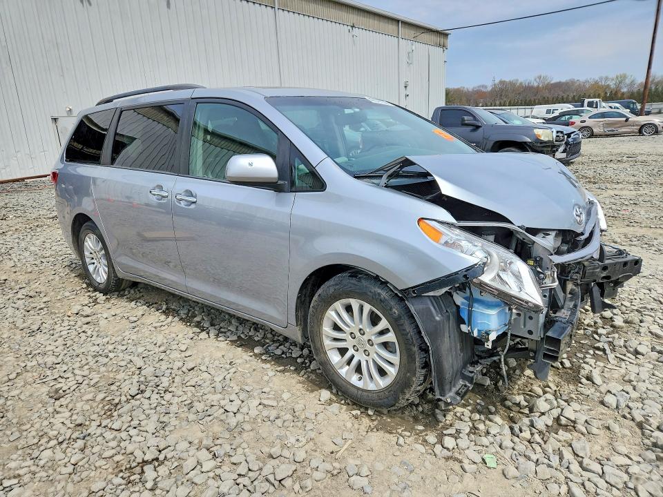 2015 Toyota Sienna VIN 5TDYK3DC5FS537715 COPART salvage auction — FRONT END, Nj - Cert Of Title-Salvage, sold $1,600 on 2026-07-22 (photo 4)