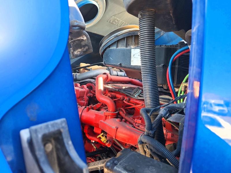 2016 Kenworth T680 VIN 1XKYD49X5GJ115863 COPART salvage auction — SIDE, NE - CERT OF TITLE-SALVAGE, sold $525 on 2026-07-09 (photo 7)