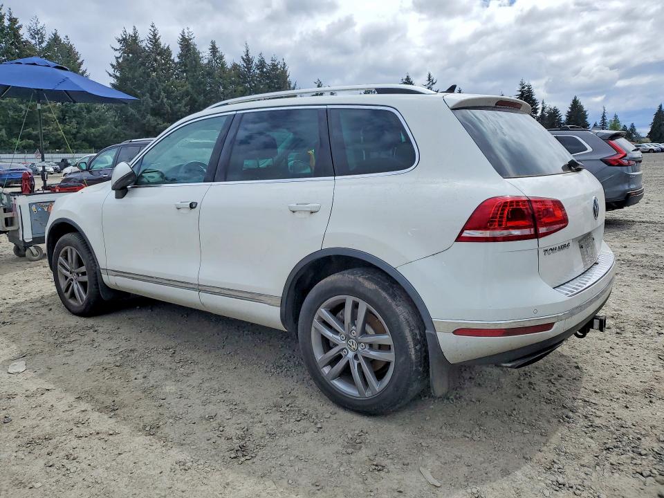 2016 Volkswagen Touareg VIN WVGEF9BP9GD010835 COPART salvage auction — FRONT END, Wa - Vehicle Cert Of Ownership-Titl, sold $2,950 on 2026-07-10 (photo 2)