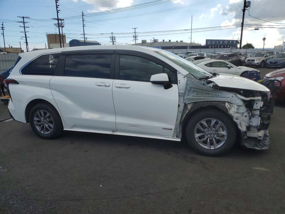 2021 Toyota Sienna VIN 5TDKRKEC5MS027453 COPART salvage auction — FRONT END, Salvage Title, sold $10,400 on 2026-07-20 (photo 4)