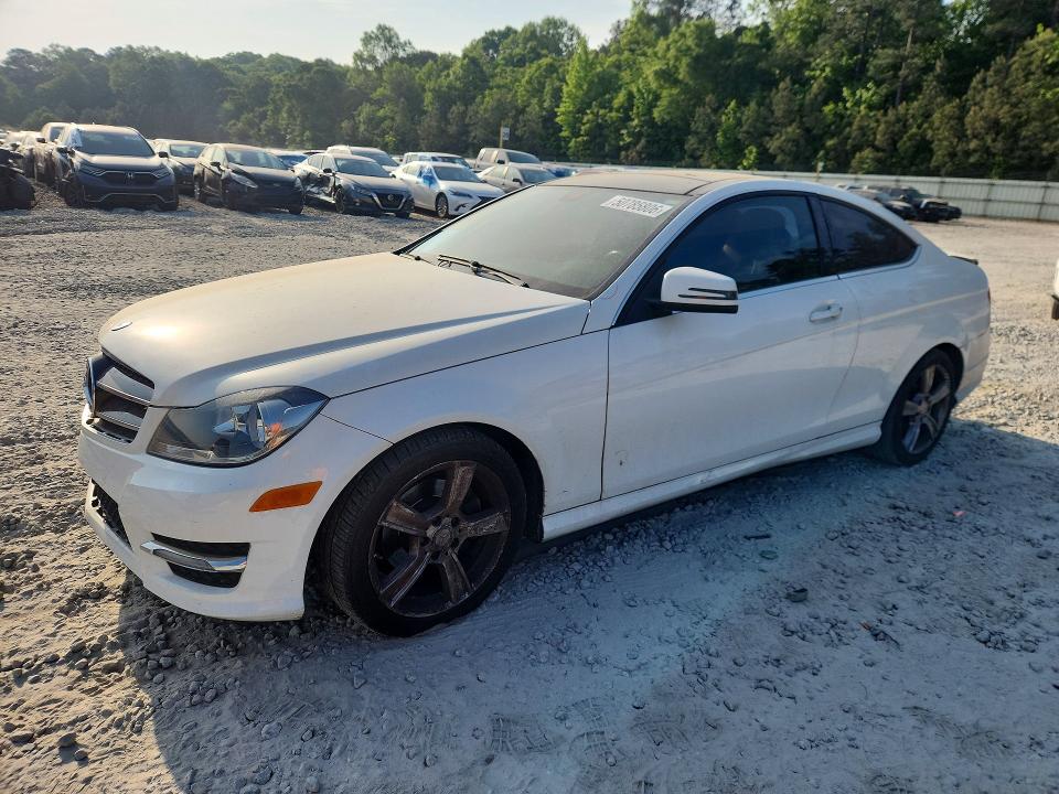 2013 Mercedes-benz C-klasse VIN WDDGJ4HB4DF996047 COPART salvage auction — FRONT END, GA - CERT OF TITLE-SALVAGE, sold $1,400 on 2026-08-06 (photo 1)