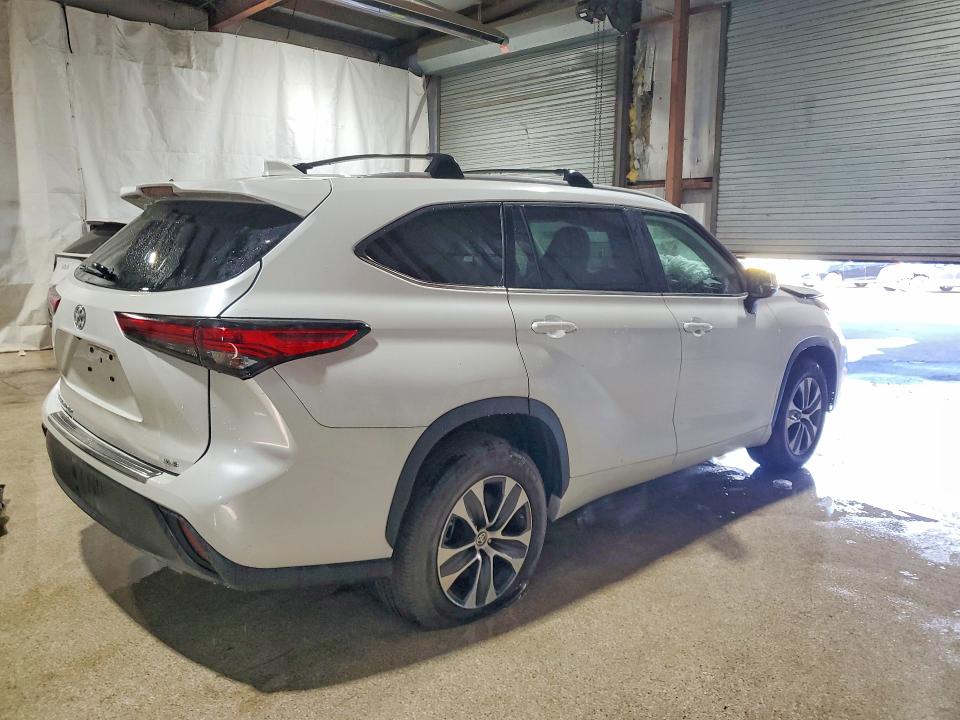 2023 Toyota Highlander VIN 5TDKDRAHXPS005543 COPART salvage auction — FRONT END, In - Certificate Of Title, sold $13,700 on 2026-07-02 (photo 3)