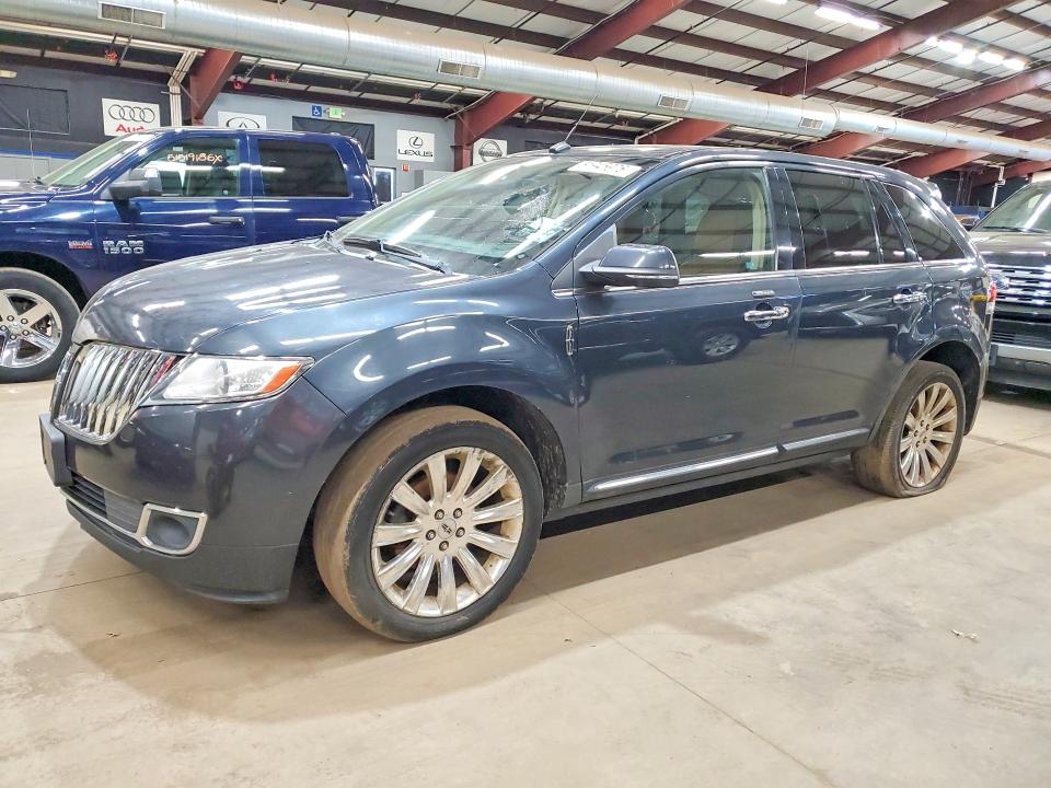 2013 Lincoln townhouse Mkx VIN 2LMDJ8JK6DBL36298 COPART salvage auction — MINOR DENT/SCRATCHES, RI - CERTIFICATE OF TITLE, sold $2,900 on 2026-07-27 (photo 1)