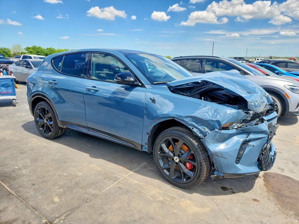 2024 Dodge Hornet VIN ZACPDFDW1R3A22351 COPART salvage auction — FRONT END, Tx - Salvage Vehicle Title, sold $4,400 on 2026-07-09 (photo 4)