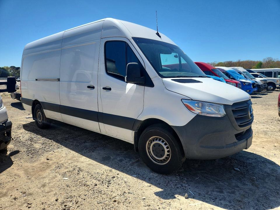 2022 Mercedes-benz Sprinter VIN W1Y40CHY6NT104474 COPART salvage auction — MINOR DENT/SCRATCHES, GA - CERTIFICATE OF TITLE, sold $9,300 on 2026-07-27 (photo 4)