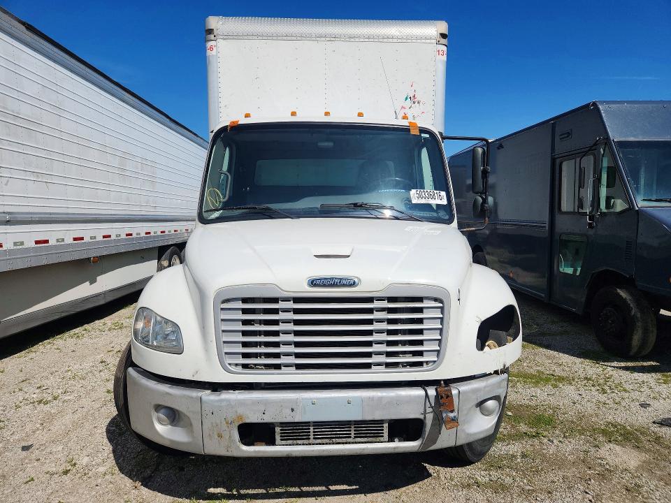 2017 Freightliner M2 VIN 1FVACWDT9HHHV9169 COPART salvage auction — SIDE, IN - CERT OF TITLE-SALVAGE TITLE, sold $4,100 on 2026-08-19 (photo 5)