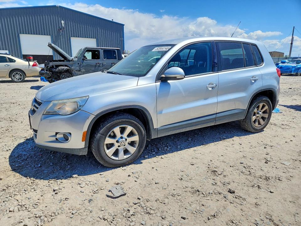 2010 Volkswagen Tiguan VIN WVGBV7AX6AW523838 — COPART salvage auction photo