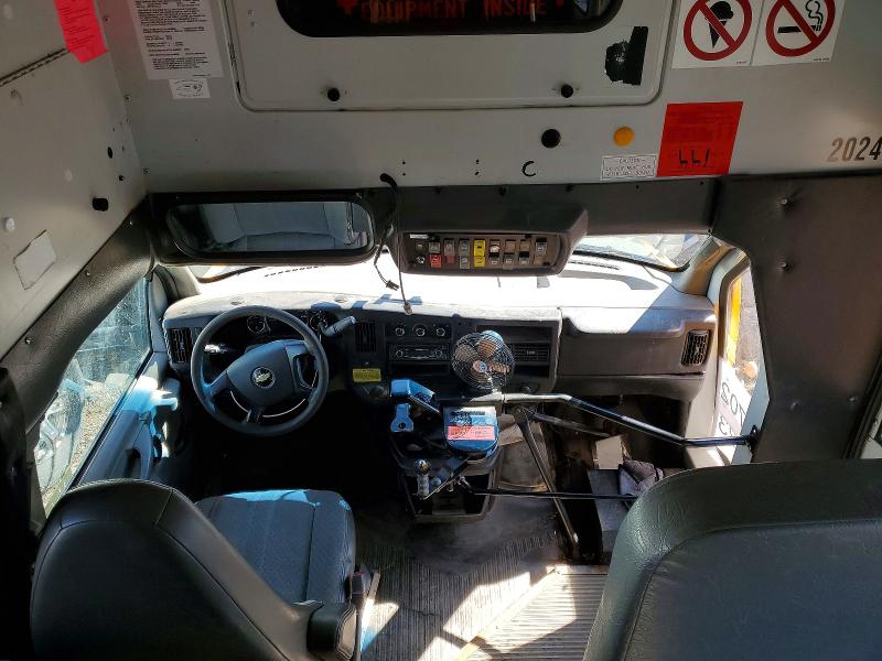 2010 Thomas Minotour g4500 VIN 1GB9G5AG0A1165266 COPART salvage auction — NORMAL WEAR, ON - PERMIT NO BRAND - FIT, sold $2,000 on 2026-09-03 (photo 5)