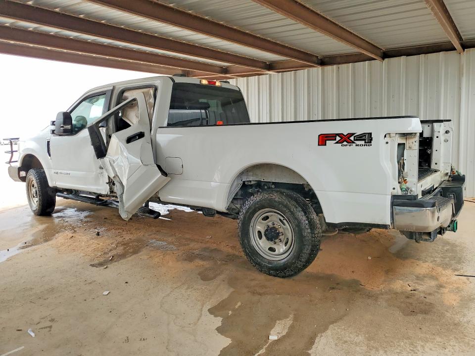 2022 Ford F350 VIN 1FT8W3BT0NED77464 COPART salvage auction — SIDE, Tx - Salvage Vehicle Title, sold $13,000 on 2026-07-30 (photo 2)