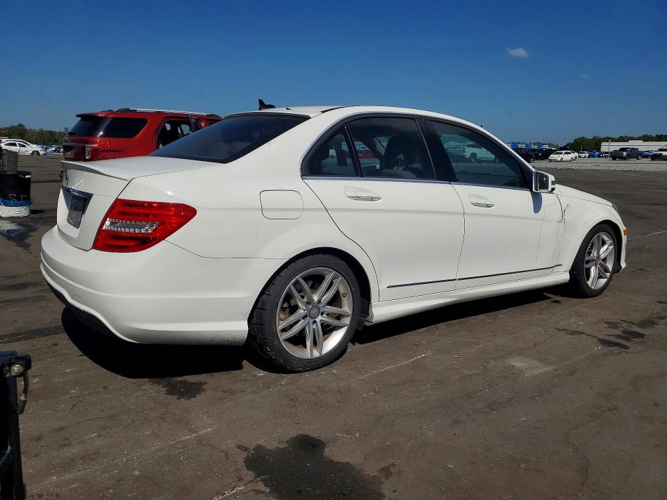 2013 Mercedes-benz C-klasse VIN WDDGF4HBXDR276249 COPART salvage auction — FRONT END, Salvage Title, sold $1,800 on 2026-08-17 (photo 3)
