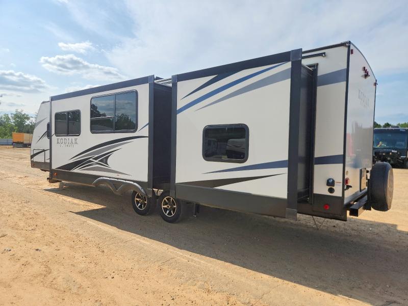 2019 Keystone Kodiak VIN 4YDT33026KJ971148 COPART salvage auction — VANDALISM, AL - SALVAGE FLOOD, sold $7,700 on 2026-07-10 (photo 3)