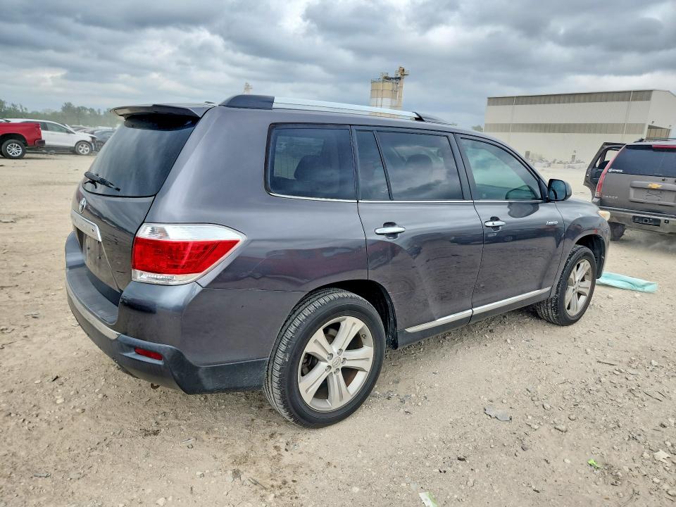 2013 Toyota Highlander VIN 5TDYK3EH3DS097307 COPART salvage auction — FRONT END, Tx - Salvage Vehicle Title, sold $5,000 on 2026-07-07 (photo 3)