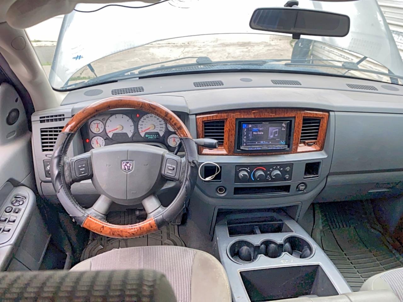2006 Dodge Ram 1500 VIN 1D7HA18286S634767 COPART salvage auction — Minor Dent/Scratches, CA - DIS/DLR/EXP ONLY CLEAN TITLE (P), sold $475 on 2026-07-03 (photo 9)