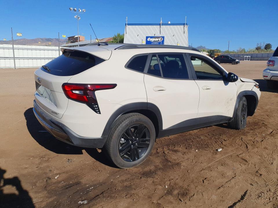 2026 Chevrolet Trax VIN KL77LKEPXTC078843 COPART salvage auction — SIDE, Co - Salvage Title, sold $11,100 on 2026-07-13 (photo 3)