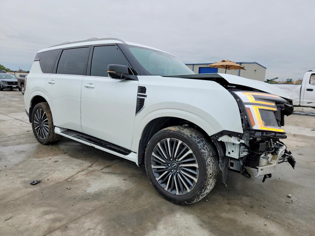 2025 Nissan Armada VIN JN8AY3CCXS9200844 COPART salvage auction — Front End, TX - SALVAGE VEHICLE TITLE, sold $40,750 on 2026-06-26 (photo 4)