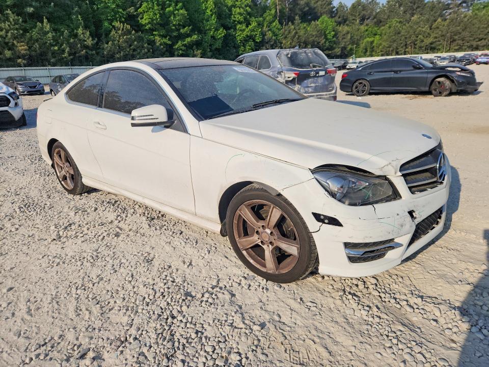 2013 Mercedes-benz C-klasse VIN WDDGJ4HB4DF996047 COPART salvage auction — FRONT END, GA - CERT OF TITLE-SALVAGE, sold $1,400 on 2026-08-06 (photo 4)