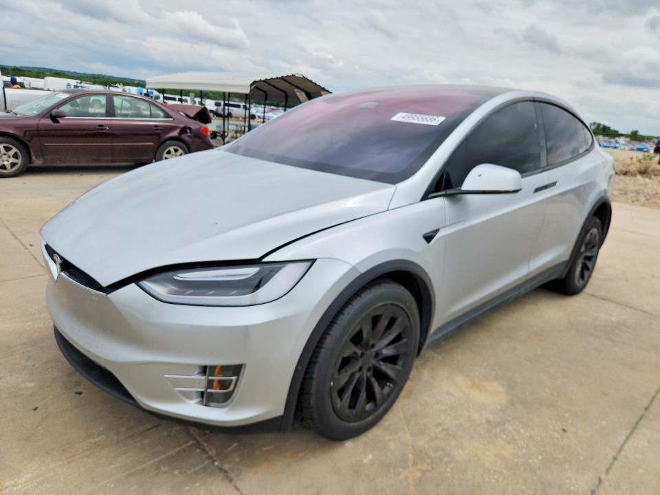 2017 Tesla Model x VIN 5YJXCDE27HF051449 — COPART salvage auction photo