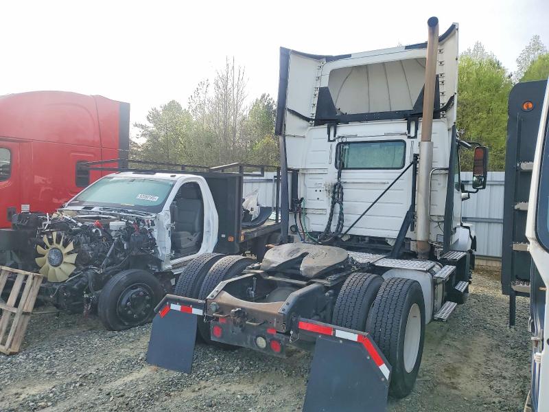 2018 Volvo Vnl VIN 4V4N39TG7JN988235 COPART salvage auction — MECHANICAL, In - Dealer Only Clean Title, sold $5,000 on 2026-07-08 (photo 4)