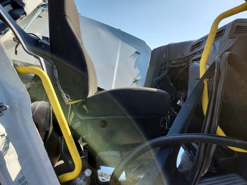 2026 Western star/auto car VIN 5KKHBPDV9TLWF5816 COPART salvage auction — ROLLOVER, IL - SALVAGE CERTIFICATE, sold $45,250 on 2026-07-09 (photo 5)