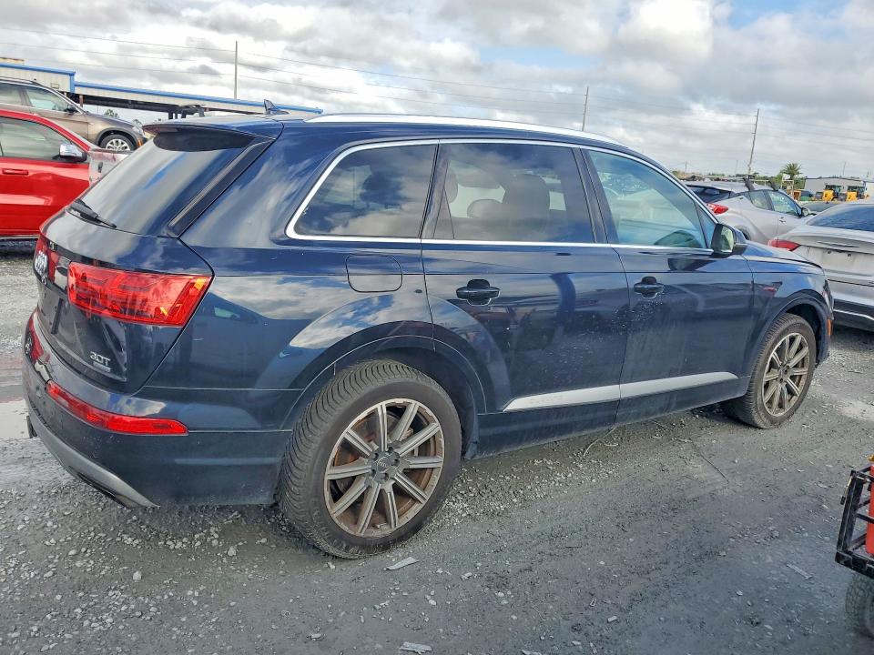 2018 Audi Q7 VIN WA1VAAF74JD006921 COPART salvage auction — NORMAL WEAR, Fl - Certificate Of Title, sold $4,150 on 2026-07-28 (photo 3)