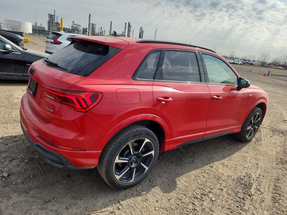 2025 Audi Q3 VIN WA1EECF33S1109294 COPART salvage auction — SIDE, Qc - Gravement Accidente, sold $20,850 on 2026-07-14 (photo 3)