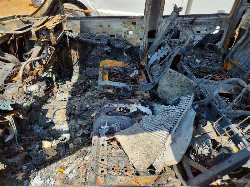2001 Chevrolet Silverado 3500 VIN 1GCJC33171F165561 COPART salvage auction — ENGINE BURN, AL - CERT OF TITLE-PARTS ONLY SALVG, sold $200 on 2026-07-22 (photo 7)