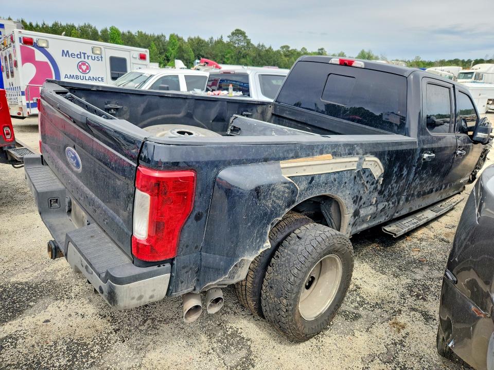 2019 Ford F350 VIN 1FT8W3DT1KEG00278 COPART salvage auction — SIDE, Salvage Title, sold $7,300 on 2026-07-27 (photo 3)