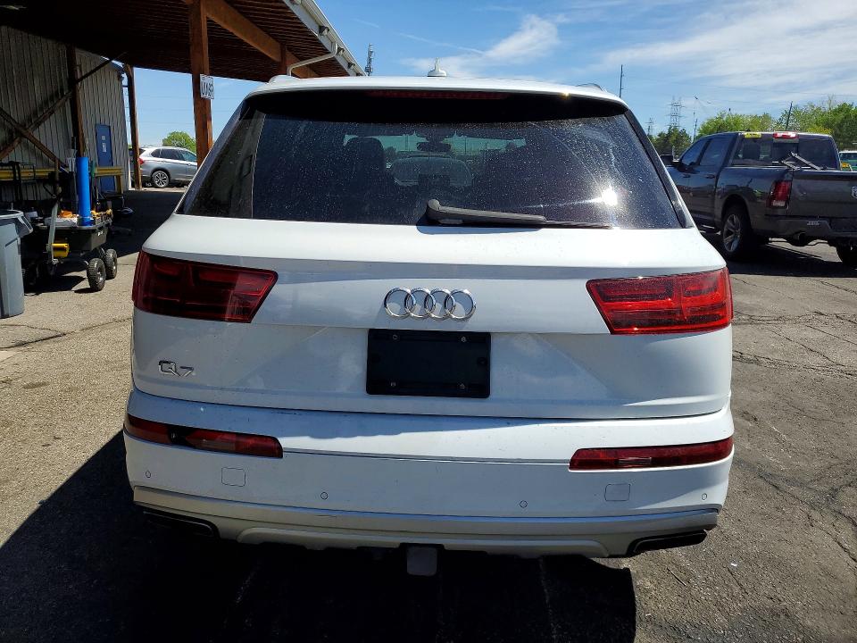 2017 Audi Q7 VIN WA1VAAF79HD033316 COPART salvage auction — MINOR DENT/SCRATCHES, CO - CERTIFICATE OF TITLE, sold $6,700 on 2026-07-30 (photo 6)