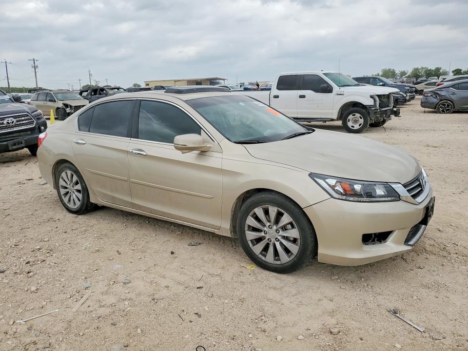 2013 Honda Accord VIN 1HGCR2F78DA146988 COPART salvage auction — SIDE, Tx - Salvage Vehicle Title, sold $1,750 on 2026-07-02 (photo 4)