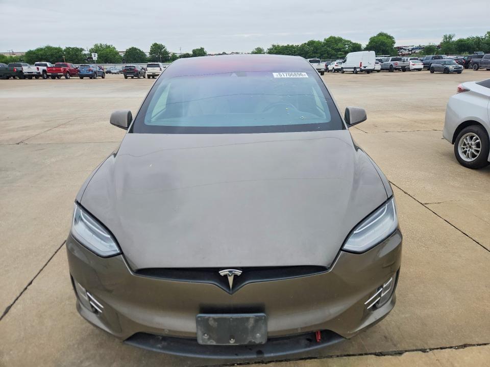 2016 Tesla Model x VIN 5YJXCAE47GFS00618 COPART salvage auction — NORMAL WEAR, Tx - Certificate Of Title, sold $8,800 on 2026-07-02 (photo 5)
