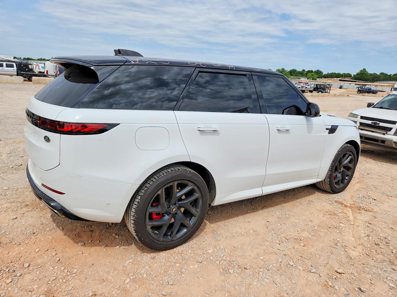 2023 Land Rover Range Rover Sport VIN SAL1L9FU6PA125169 COPART salvage auction — Hail, OK - CERT OF TITLE-REPOSSESSION (P), sold $52,000 on 2026-07-08 (photo 3)