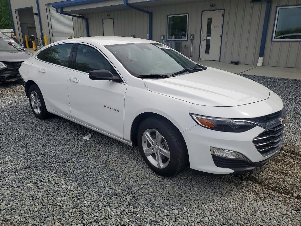 2025 Chevrolet Malibu VIN 1G1ZC5STXSF117824 COPART salvage auction — REAR END, Nc - Salvage Certificate Of Title, sold $3,500 on 2026-07-02 (photo 4)