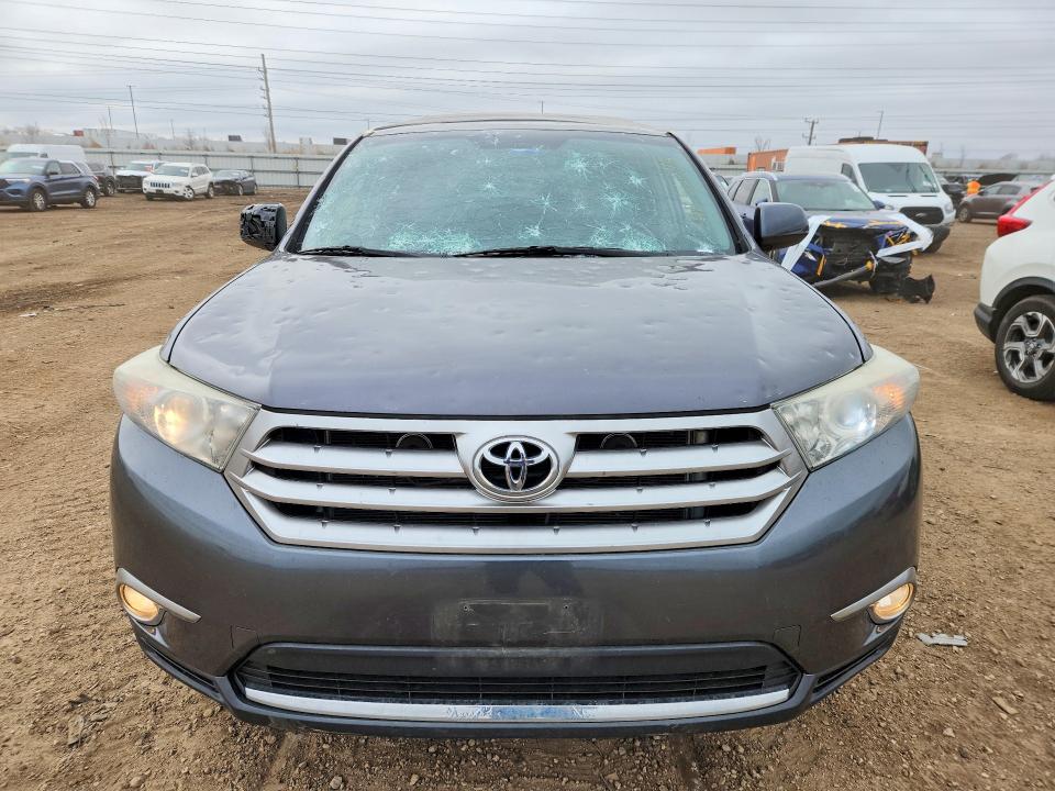 2013 Toyota Highlander VIN 5TDBK3EH5DS201348 COPART salvage auction — HAIL, Il - Salvage Certificate, sold $4,200 on 2026-07-21 (photo 5)